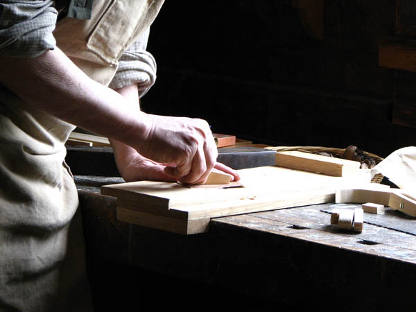 Nacemos de la influencia y formación  heredada en el sector de la <strong>carpintería de madera y ebanistería  en Perelló (El).</strong>